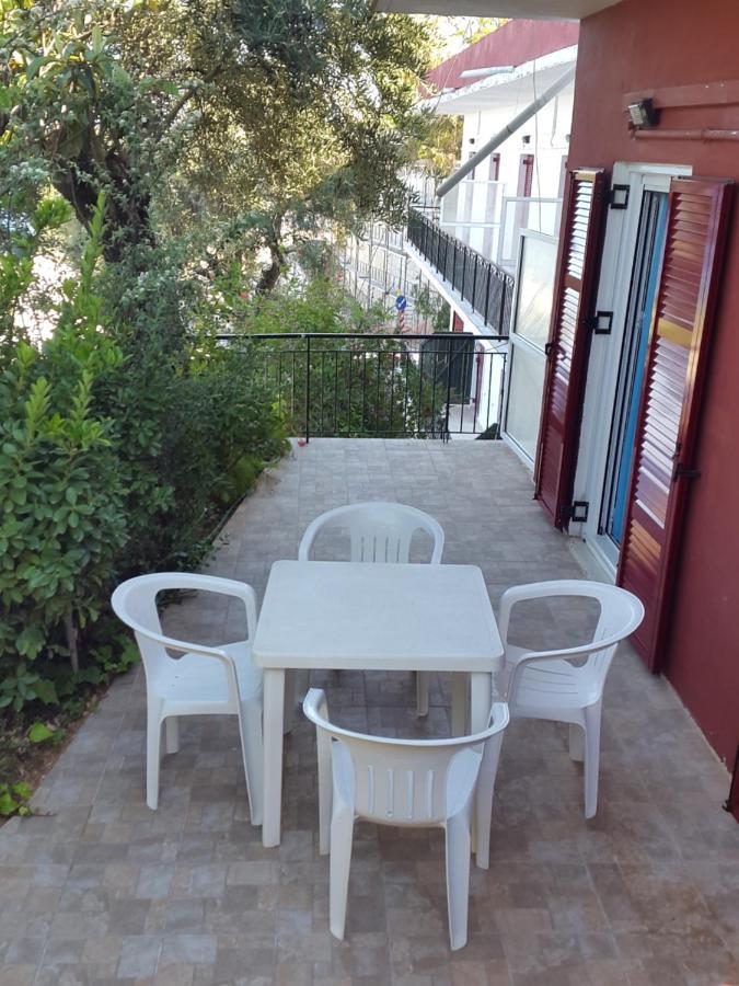 בניטסס Faliraki Apartments מראה חיצוני תמונה